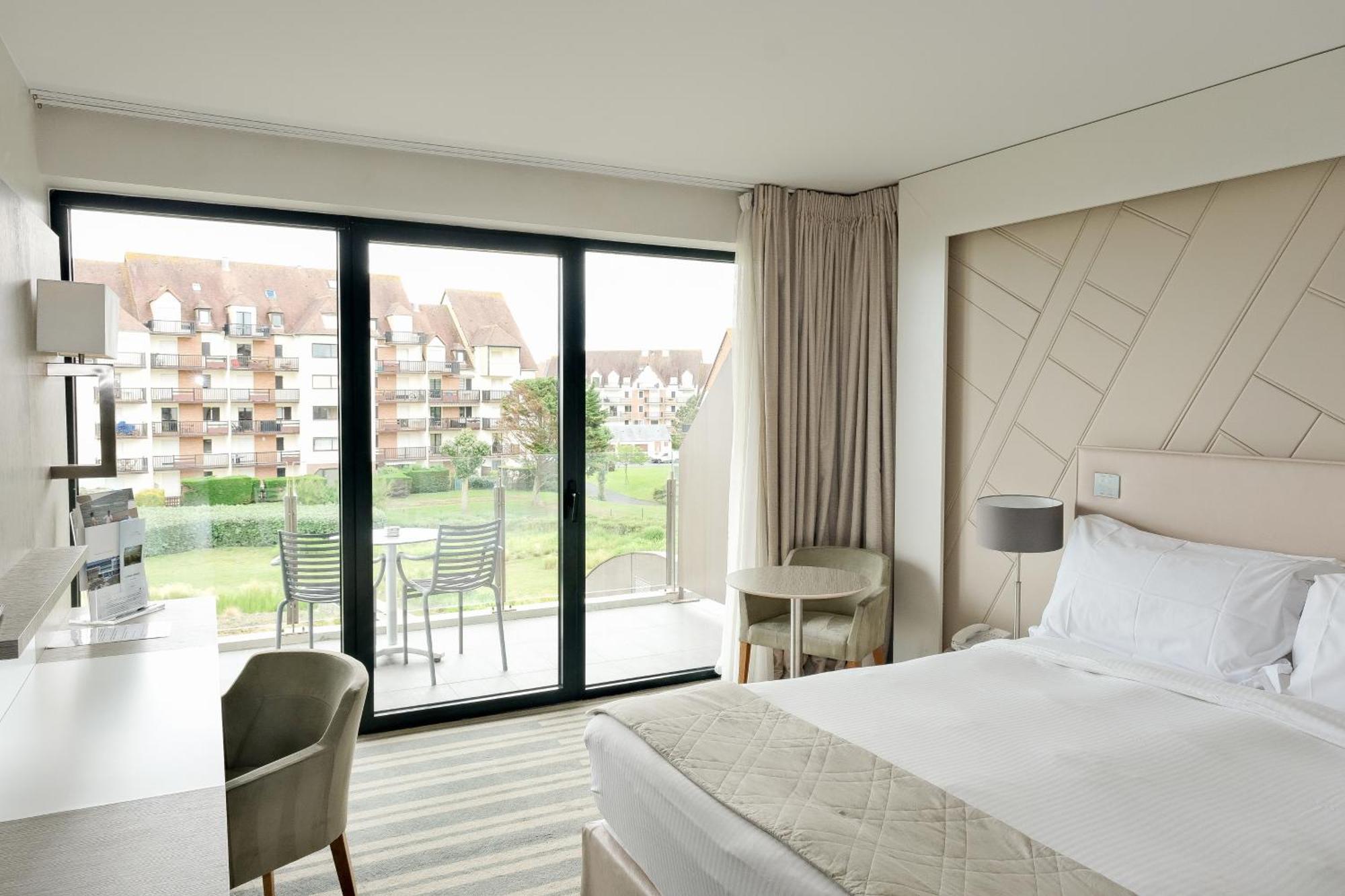 Hôtel&Spa Les Bains de Cabourg by Thalazur Exterior foto